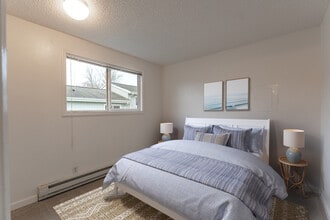 Stanford Apartments in Bellingham, WA - Building Photo - Building Photo