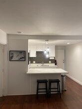 225 W 6th St, Unit 406 in Long Beach, CA - Building Photo - Building Photo