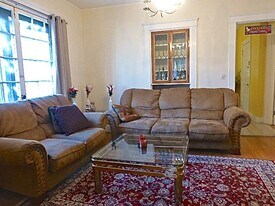 6 Claflin Rd, Unit 2 in Brookline, MA - Building Photo