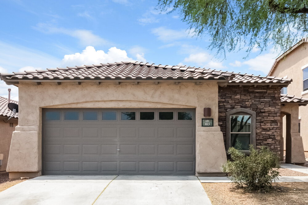 103 W Calle Mantilla in Sahuarita, AZ - Building Photo