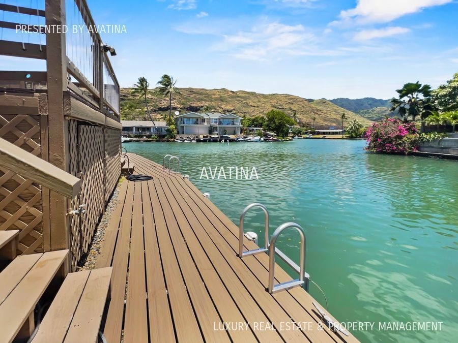 6370 Hawaii Kai Dr in Honolulu, HI - Building Photo
