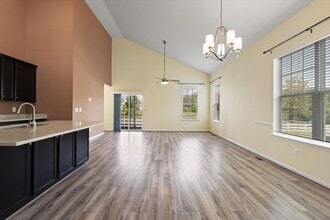 10242 Spring Iris Dr in Bristow, VA - Building Photo - Building Photo
