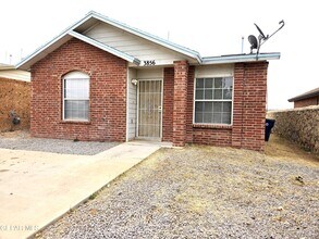 3856 Tierra Alamo Dr in El Paso, TX - Building Photo - Building Photo