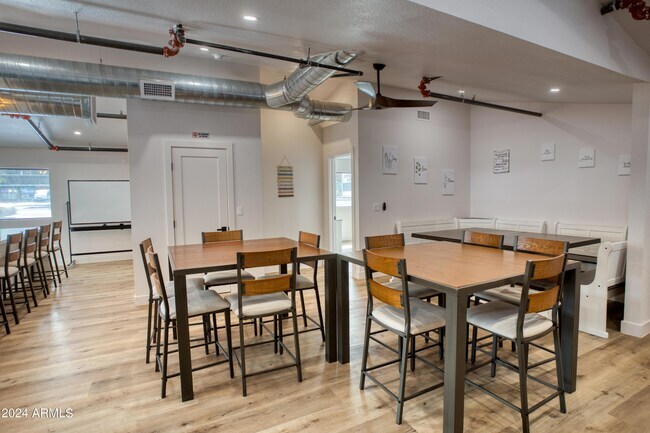 858 E White Mountain Blvd in Pinetop, AZ - Building Photo - Building Photo