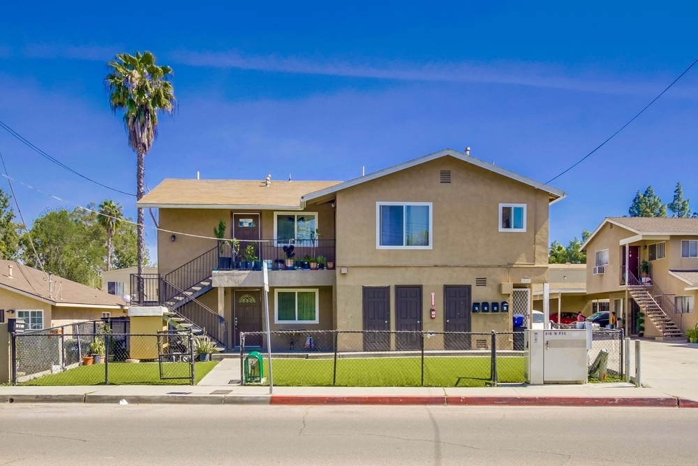 816 N Fig St in Escondido, CA - Building Photo