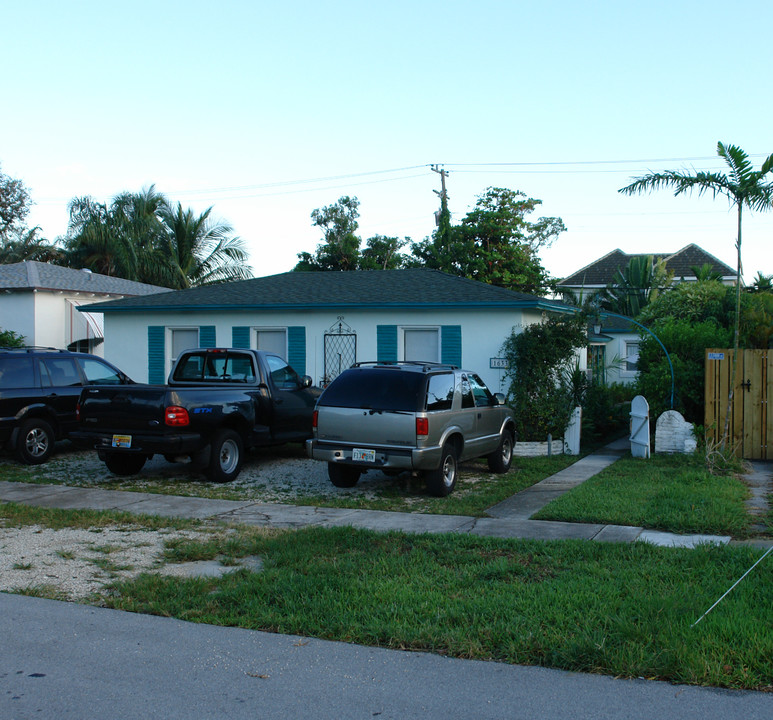 1633 NE 4th Pl in Fort Lauderdale, FL - Building Photo