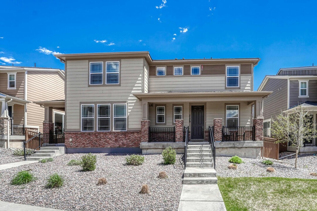 7179 Bedlam Dr in Castle Pines, CO - Foto de edificio