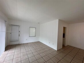 921 Meridian Ave in Miami Beach, FL - Building Photo - Building Photo