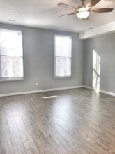 3241 Domain St in St. Charles, MO - Foto de edificio - Building Photo