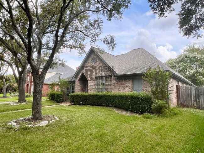 property at 5103 Plantation Colony Dr