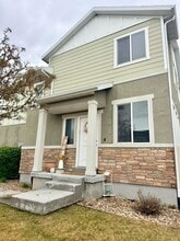 13047 Padstow Ln in Herriman, UT - Building Photo - Building Photo