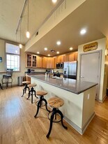 275 S Harrison St, Unit 601 in Denver, CO - Building Photo