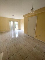 2028 NE 167th St in North Miami Beach, FL - Building Photo