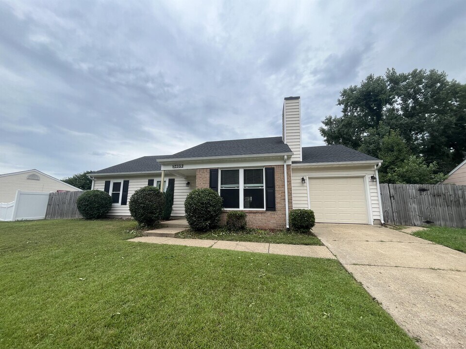 3409 Woodbaugh Dr in Chesapeake, VA - Building Photo