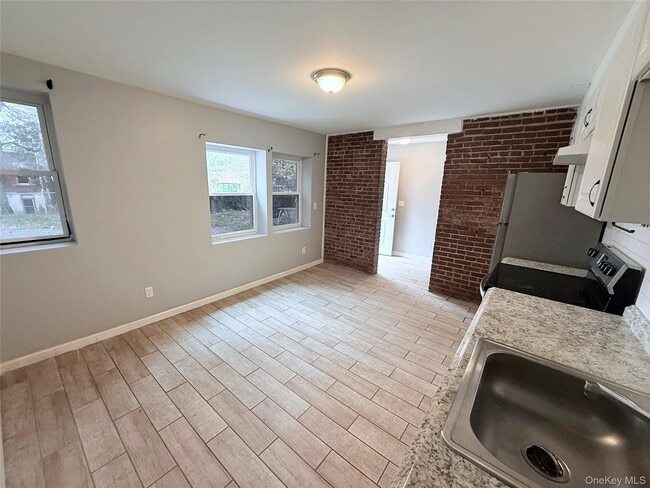 14 Dubois St in Newburgh, NY - Building Photo - Building Photo