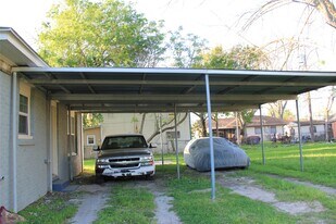 724 Bowie St in Baytown, TX - Building Photo