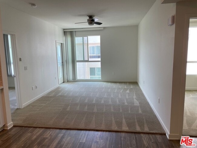 12655 Bluff Creek Dr, Unit 415 in Los Angeles, CA - Building Photo - Building Photo