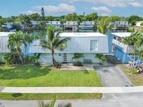 1370 NE 40th Dr in Oakland Park, FL - Building Photo - Building Photo