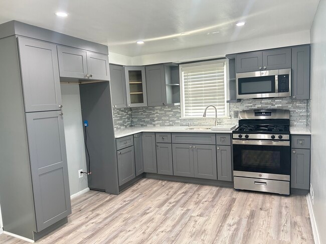 7 Paterson Ave, Unit 2