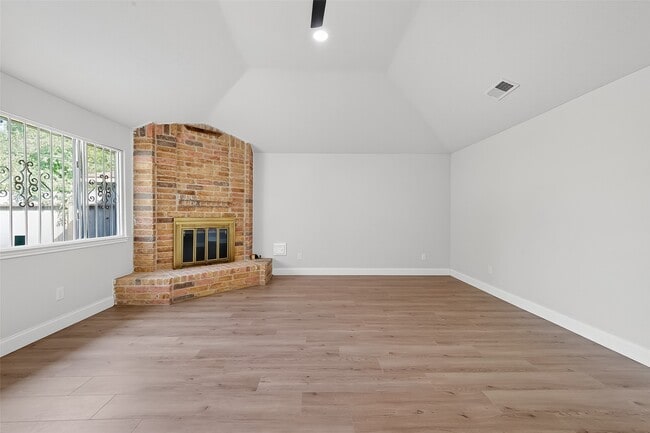 property at 5530 Oak Falls Dr