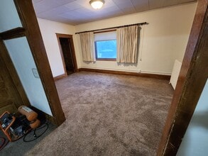 2217 John Ave, Unit 2 in Superior, WI - Foto de edificio - Building Photo
