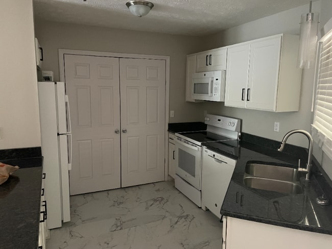 6720 Willowbrook Dr in Fayetteville, NC - Building Photo - Building Photo