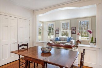 100 Coggeshall Ave in Newport, RI - Building Photo - Building Photo
