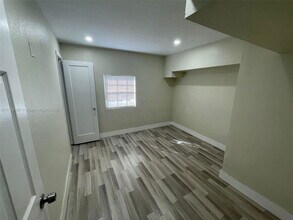 4896 SW 28th Terrace in Fort Lauderdale, FL - Building Photo - Building Photo