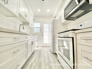 635 Ridgeley Dr-Unit -4A in Los Angeles, CA - Building Photo - Building Photo