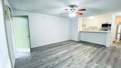 6736 Cleon Ave in North Hollywood, CA - Building Photo - Building Photo
