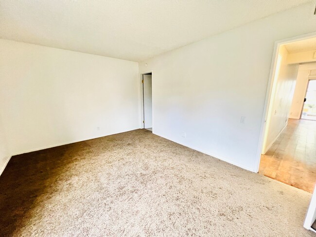 16040 Leffingwell Rd in Whittier, CA - Building Photo - Building Photo