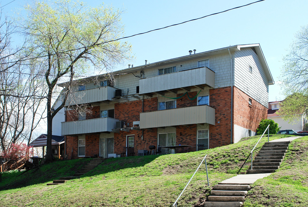 946 Indiana St in Lawrence, KS - Building Photo