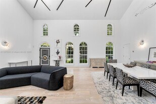 431 W Rivo Alto Dr in Miami Beach, FL - Building Photo