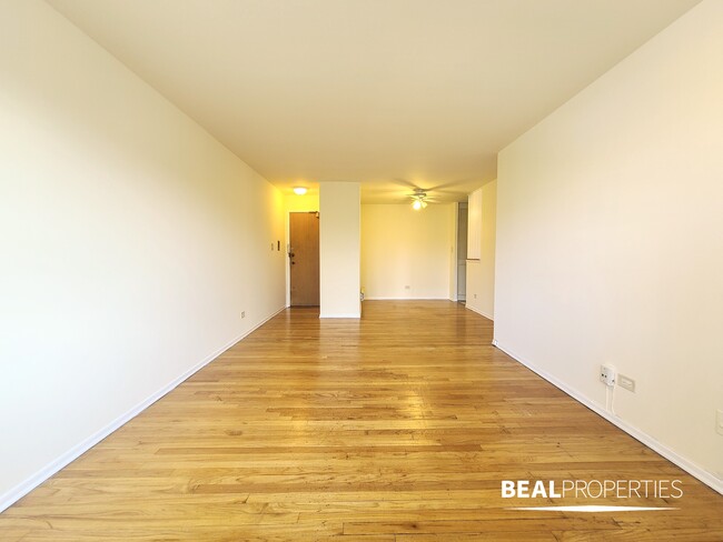 660 W Wrightwood Ave in Chicago, IL - Building Photo - Building Photo