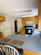 38 Russell Rd in Mashpee, MA - Building Photo - Building Photo