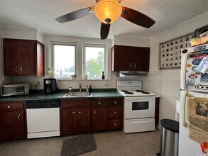 198 New York Ave-Unit -2 in Huntington, NY - Building Photo - Building Photo