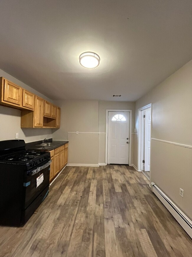 72 Van Nostrand Ave, Unit 1