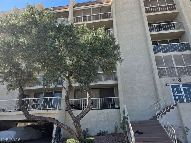 750 S Royal Crest Cir in Las Vegas, NV - Building Photo - Building Photo