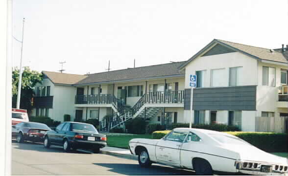 1725-1735 San Marino St in Oxnard, CA - Building Photo - Building Photo