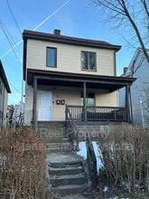 122 E 16th Ave in Homestead, PA - Building Photo - Building Photo