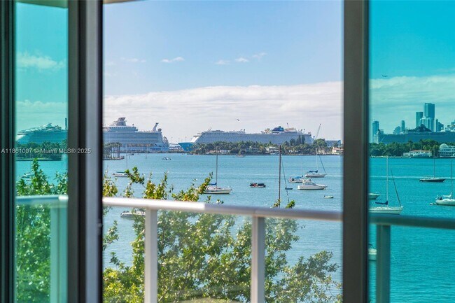 1470 16th St in Miami Beach, FL - Building Photo - Building Photo
