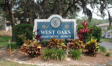 West Oaks Apartments in Orlando, FL - Building Photo - Building Photo