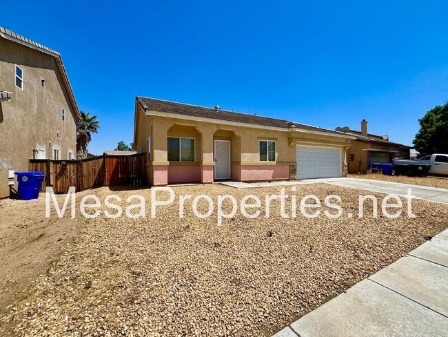 15219 Hallmark Ln in Victorville, CA - Building Photo - Building Photo