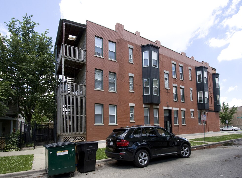 1934 N Rockwell St in Chicago, IL - Building Photo