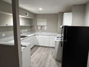1825 Bayou Rd in La Marque, TX - Building Photo - Building Photo