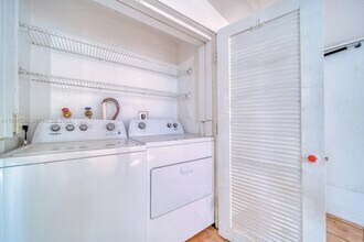 400 Minorca Ave in Coral Gables, FL - Building Photo - Building Photo