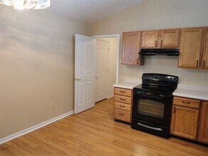 6501 Rushing River in Noblesville, IN - Foto de edificio - Building Photo