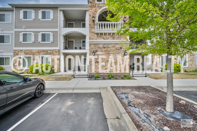 property at 226 W Ridge Rd