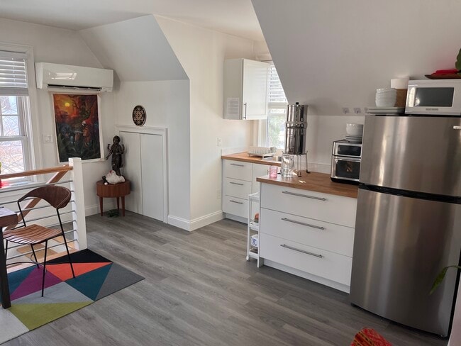 196 Sheephill Rd, Unit #Detached in Riverside, CT - Foto de edificio - Building Photo