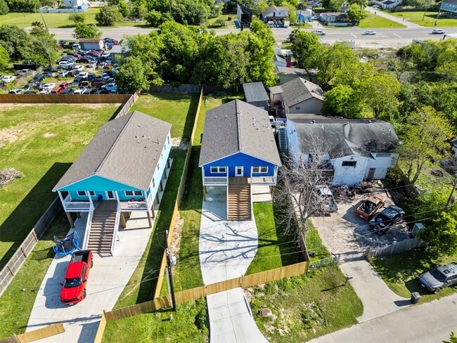 property at 4620 N Railroad Ave